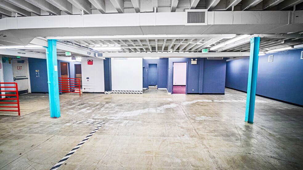 More Photos Of 236-242 Pine Ave, Long Beach Storefront Retail Office For Lease