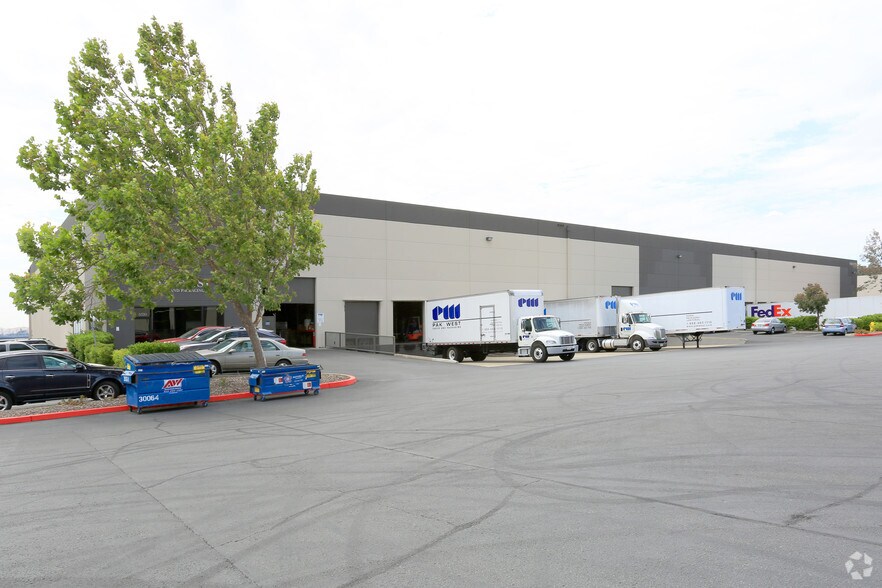 More Photos Of 6500-6550 Goodyear Rd, Benicia Distribution For Lease
