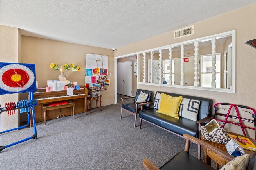 More Photos Of 1415 W Scott Ave, Fresno Assisted Living For Sale