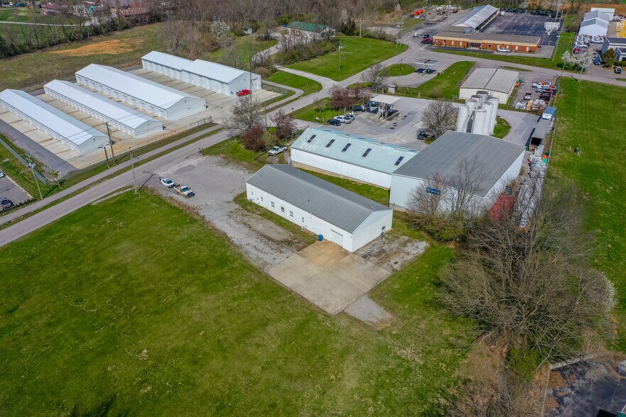 More Photos Of 665 David Ave, Danville Self Storage For Lease