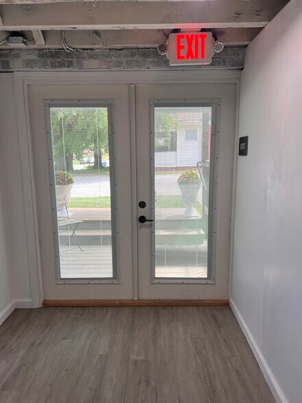 More Photos Of 1004 W Broadway Ave, Maryville Office For Lease