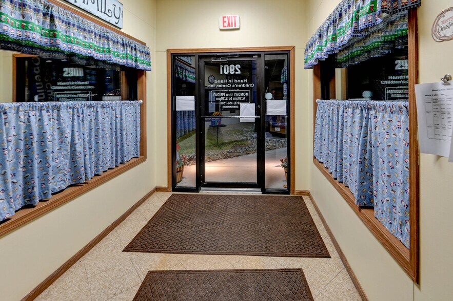 More Photos Of 2901 M 291 Frontage Rd, Independence Schools For Sale