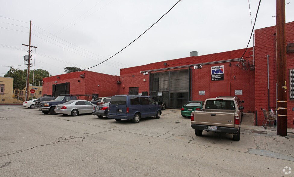 More Photos Of 1901 E 7th Pl, Los Angeles Warehouse For Lease