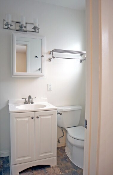 More Photos Of 11100 Camarillo St, North Hollywood Apartments For Sale