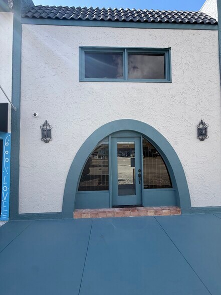 Primary Photo Of 6558 Superior Ave, Sarasota Storefront For Lease