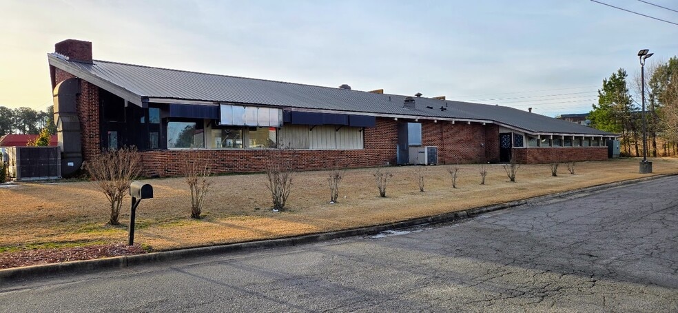 More Photos Of 1215 N Horner Blvd, Sanford Restaurant For Sale