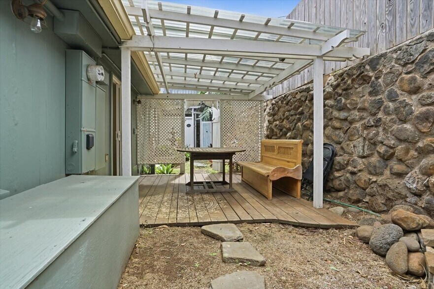 More Photos Of 145 N Market St, Wailuku Storefront Retail Residential For Sale