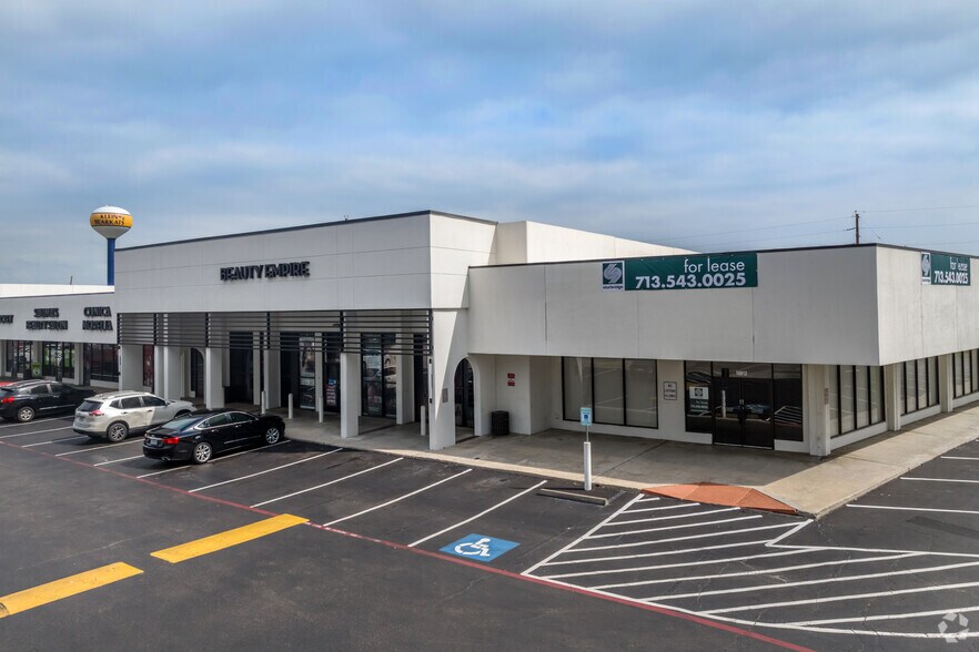 More Photos Of 16812-16880 Stuebner Airline Rd, Spring General Retail For Lease