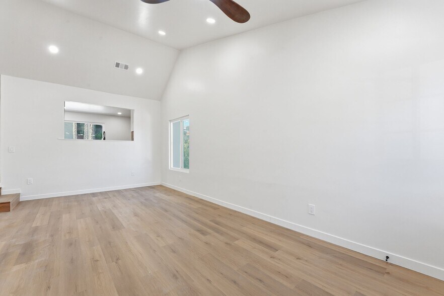 More Photos Of 5067 Alumni Pl, San Diego Multifamily For Sale