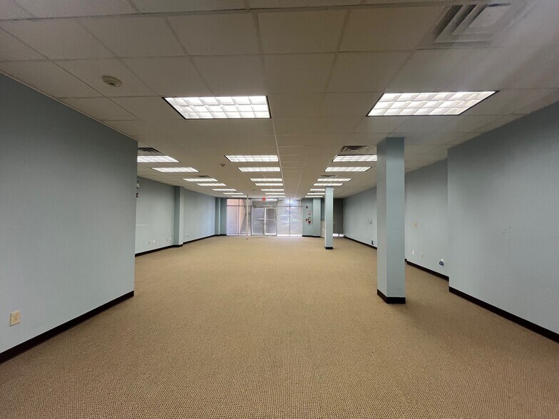 More Photos Of 8917 Molly, Laredo Office For Sale