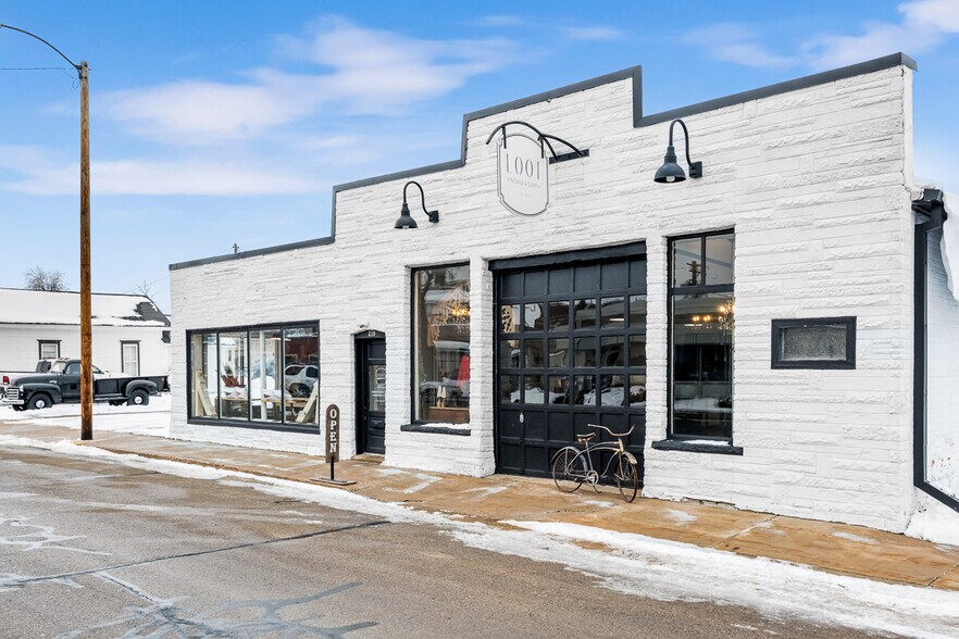 More Photos Of 219 Jefferson St, Waupaca Storefront Retail Office For Sale