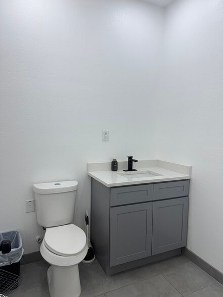 More Photos Of 10105 US-67, Alvarado Warehouse For Lease