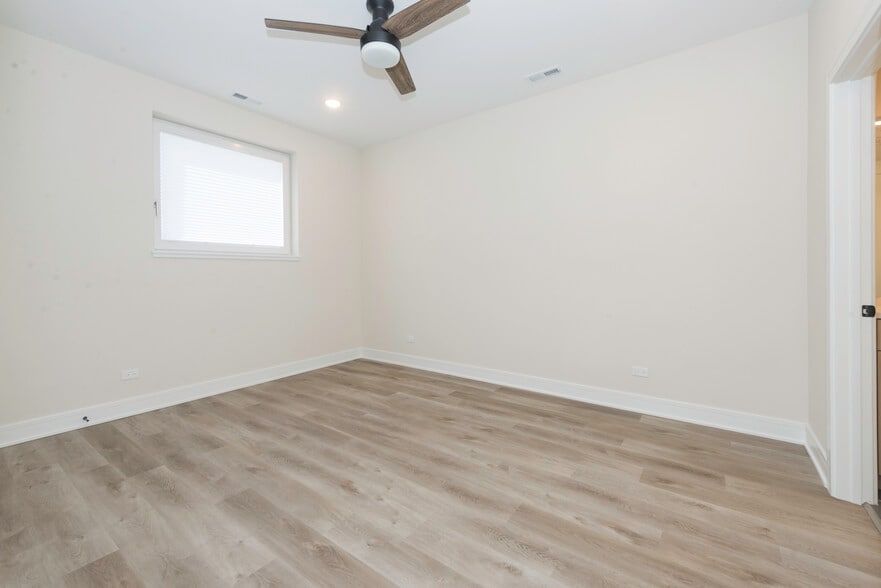 More Photos Of 3762 S Indiana Ave, Chicago Apartments For Sale