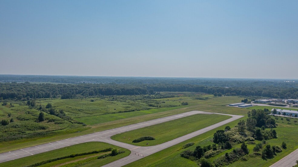 More Photos Of 139 Gatlin Dr, Griffith Industrial For Lease