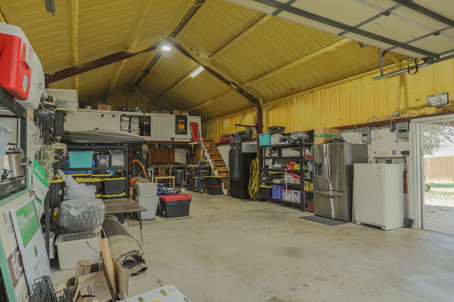 More Photos Of 115 N 1st St, Midlothian Storefront Retail Office For Sale