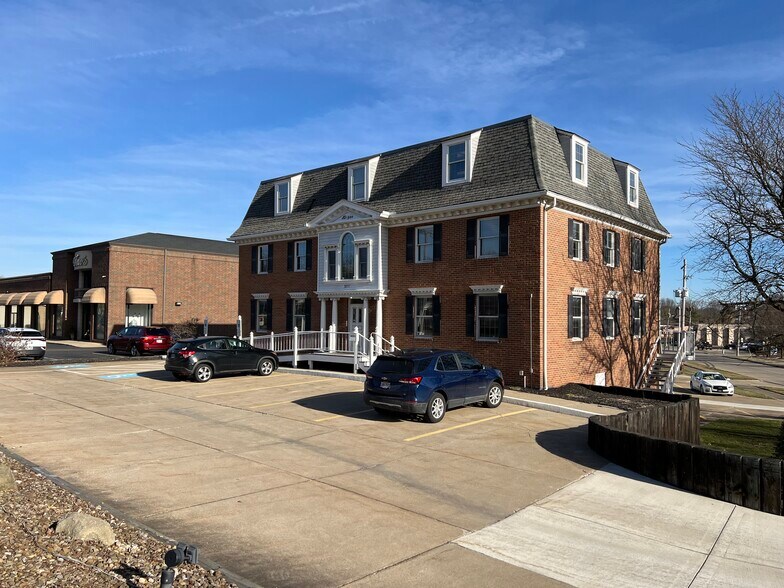 More Photos Of 3057 W Market St, Fairlawn Office For Lease