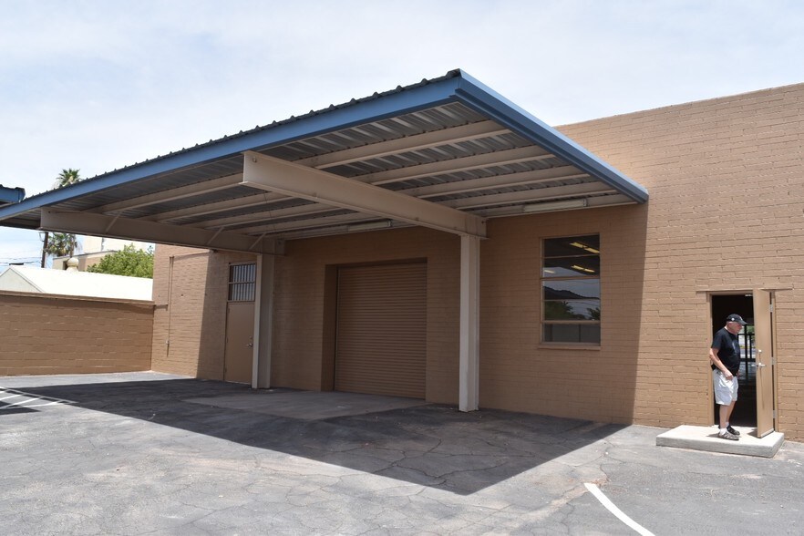 More Photos Of 3409 W Bethany Home Rd, Phoenix Warehouse For Lease