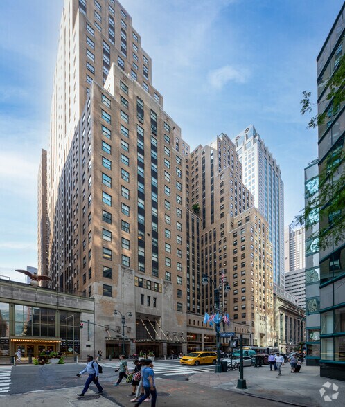 More Photos Of 420 Lexington Ave, New York Coworking Space