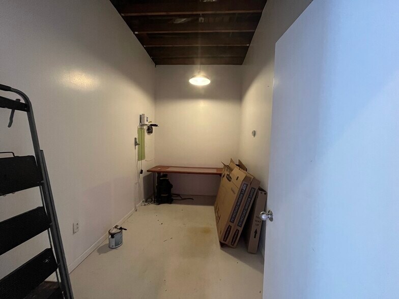 More Photos Of 1114 Porter Rd, Nashville Freestanding For Lease