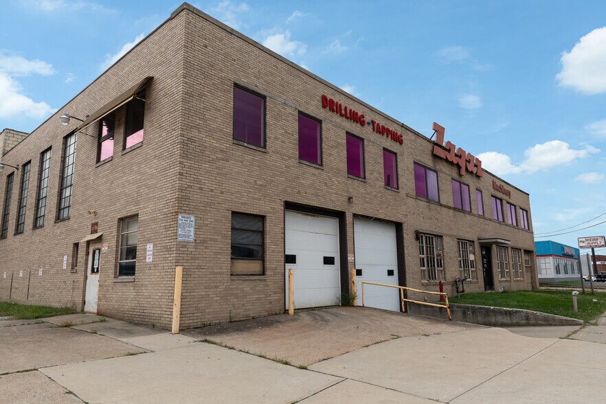 More Photos Of 24000 Lakeland Blvd, Euclid Manufacturing For Sale