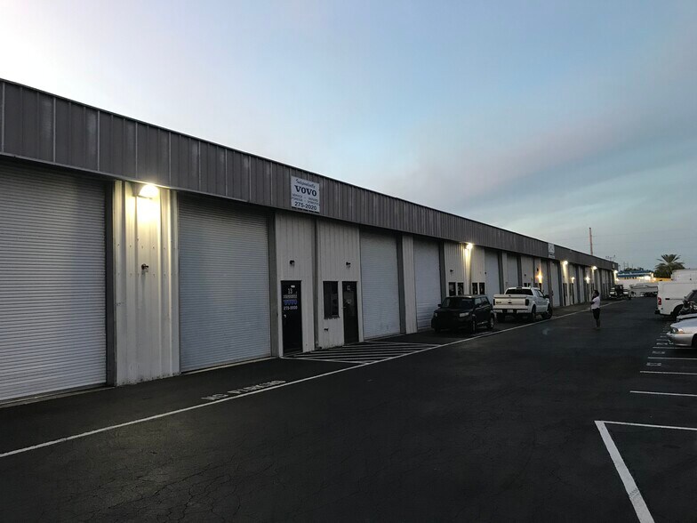More Photos Of 2420 Concorde Dr, Fort Myers Warehouse For Lease