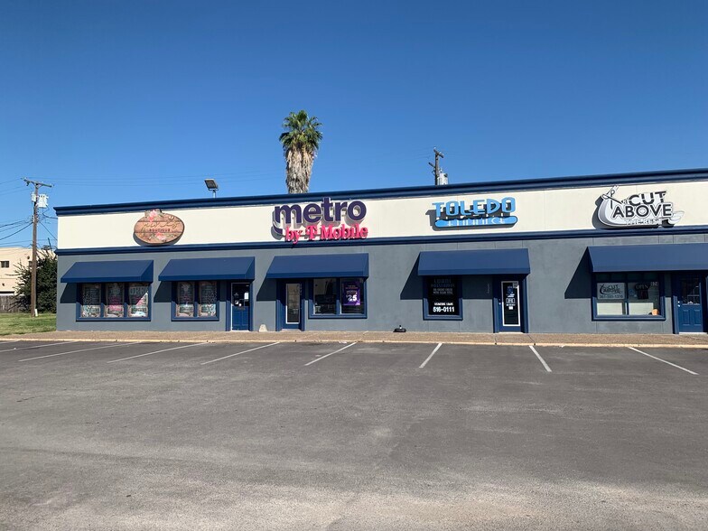 More Photos Of 618-632 E King St, Kingsville Unknown For Lease