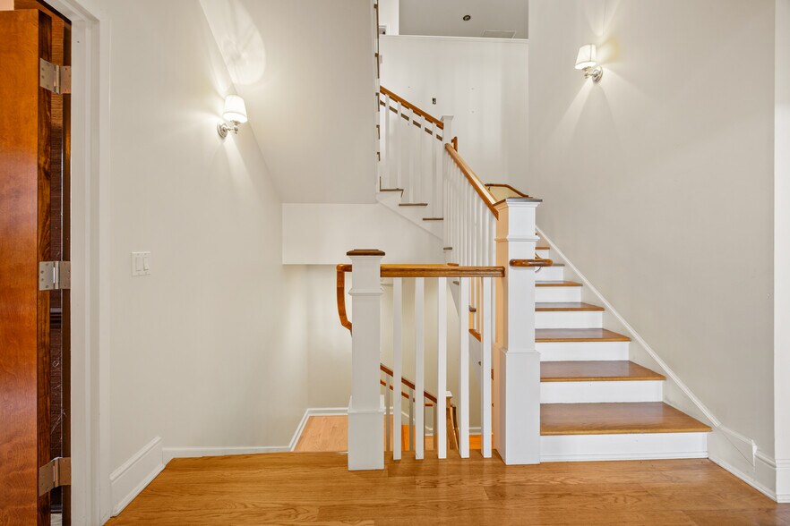 More Photos Of 76 Tokeneke Rd, Darien Office For Lease