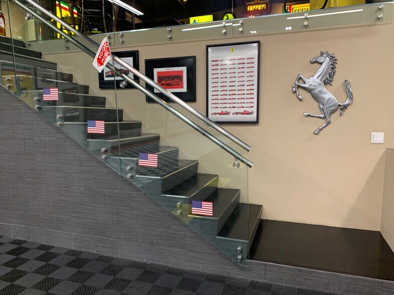 More Photos Of 2134 S Sepulveda Blvd, Los Angeles Showroom For Sale