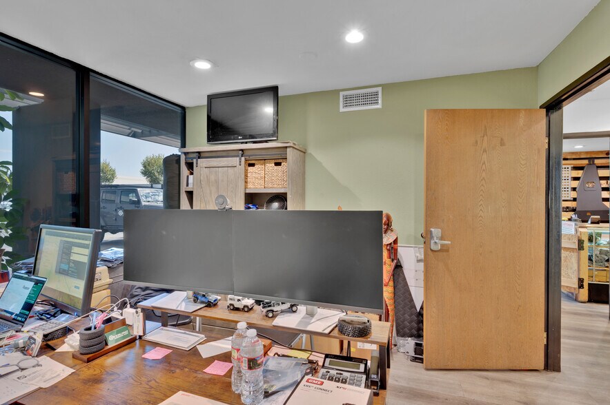 More Photos Of 23231 Vista Grande Dr, Laguna Hills Warehouse For Sale