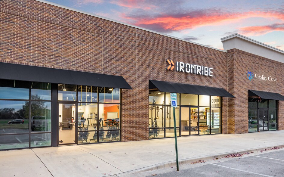 More Photos Of 5729 Cove Commons Drive SE, Brownsboro Storefront For Sale