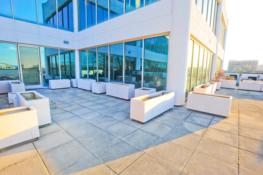 More Photos Of 250 W First St, Winston-Salem Loft Creative Space For Lease