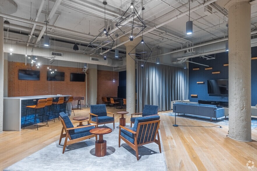 More Photos Of 1701 N Market St, Dallas Loft Creative Space For Lease