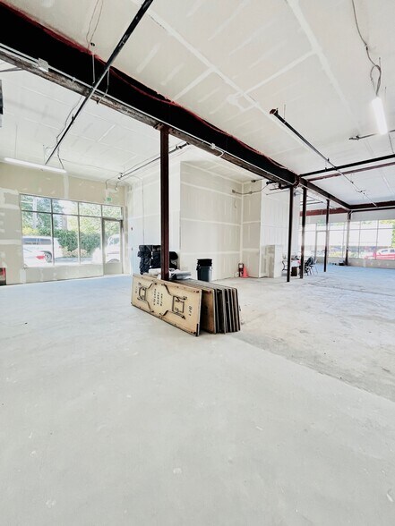 More Photos Of 1166 E Putnam Ave, Riverside Storefront Retail Office For Lease