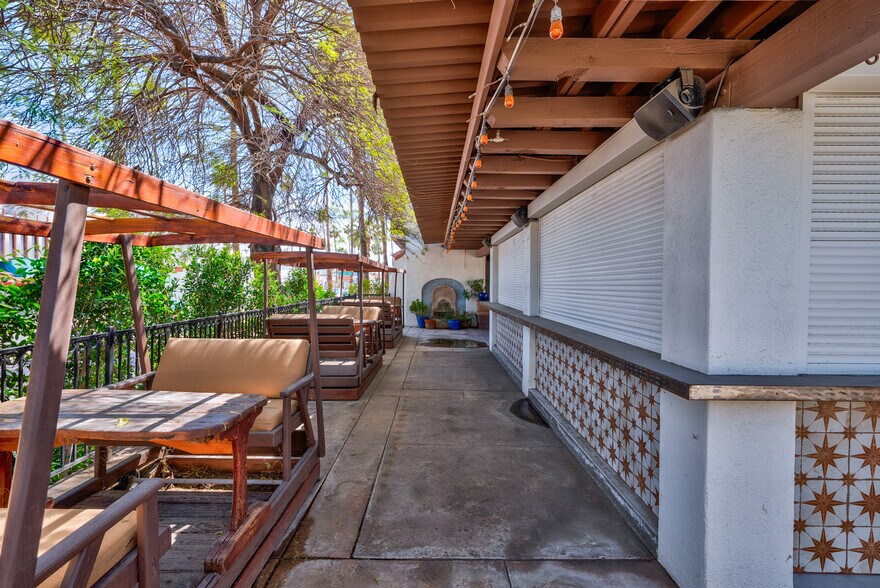 More Photos Of 369 N Palm Canyon Dr, Palm Springs Restaurant For Lease