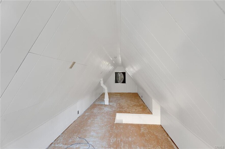 More Photos Of 26890 CA-189 Hwy, Blue Jay General Retail For Sale