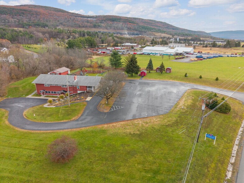 More Photos Of 4956 NY-30, Schoharie Flex For Sale
