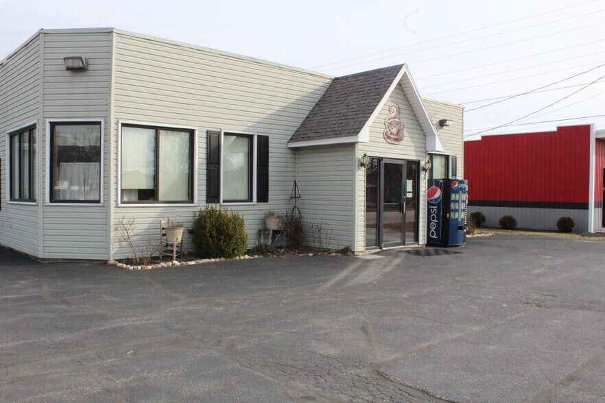 More Photos Of 511 E Main St, Saint Henry Freestanding For Sale