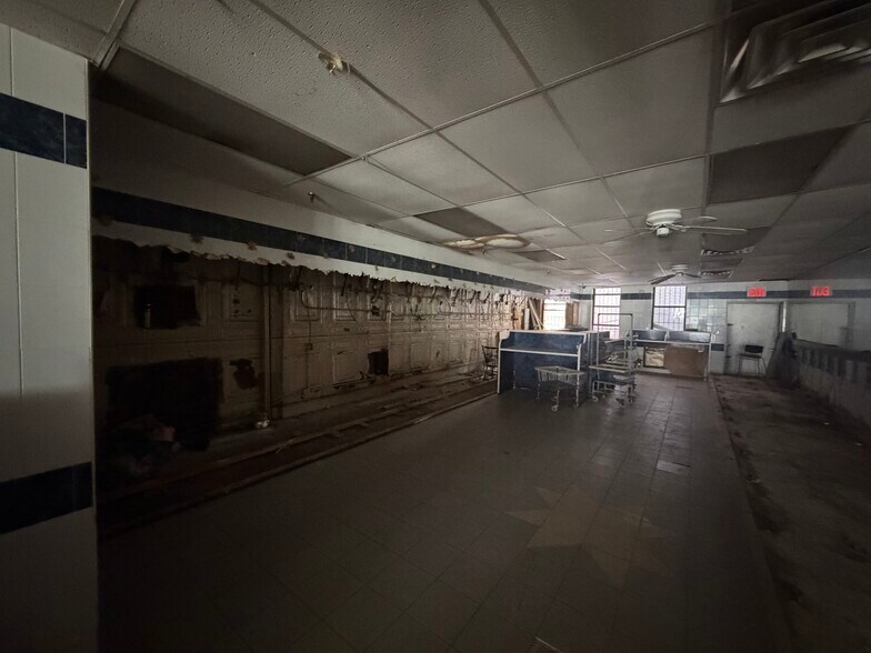 More Photos Of 2106 Newtown ave, Queens Flex For Lease