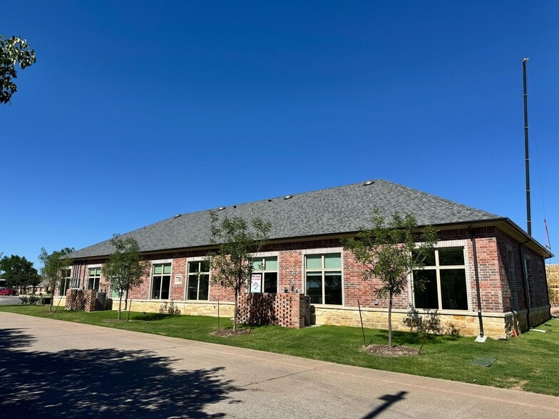 More Photos Of 7700 Preston Rd, Frisco Medical For Lease