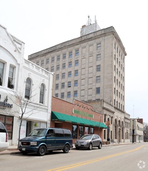 More Photos Of 404 N Main St, Oshkosh Office For Lease