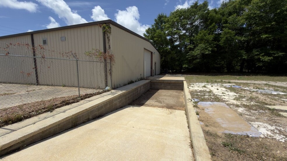 More Photos Of 3200 Fairfield Dr, Pensacola Office For Sale