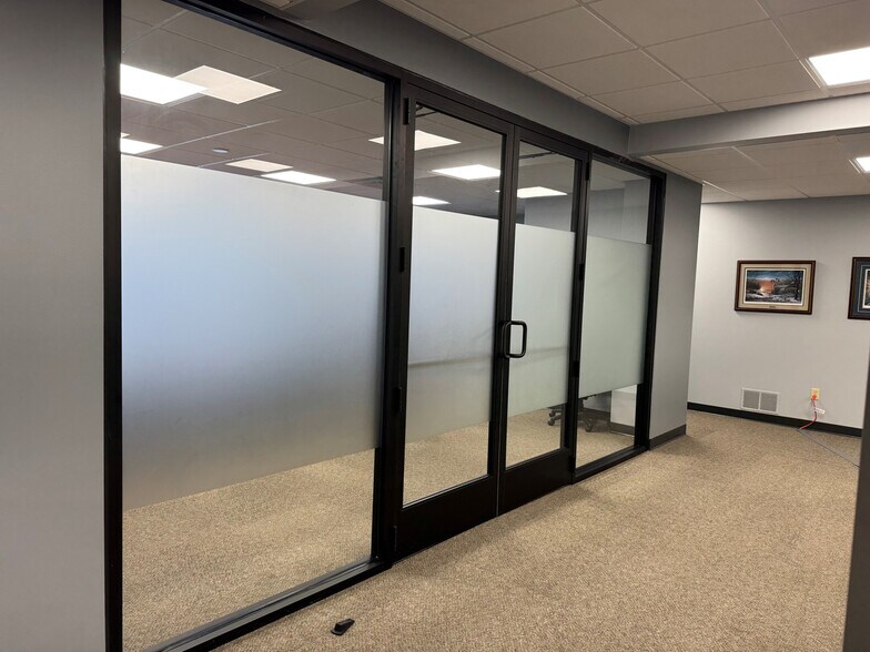 More Photos Of 108 S Minnesota Ave, Saint Peter Storefront Retail Office For Lease