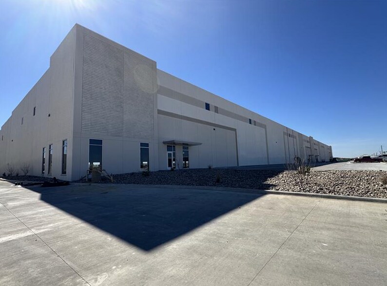 More Photos Of 4001 Quivira dr, Laredo Warehouse For Lease