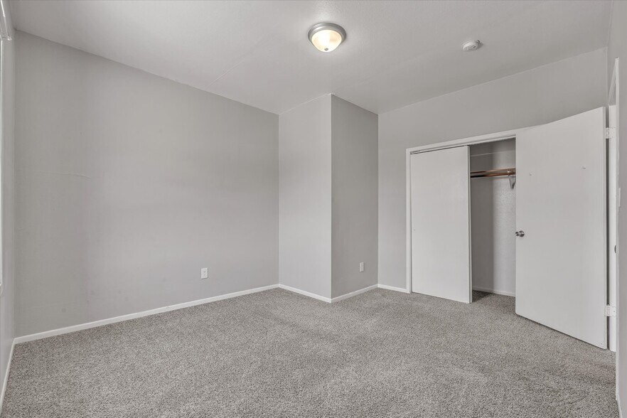 More Photos Of 1022 15th Ave, East Moline Multifamily For Sale
