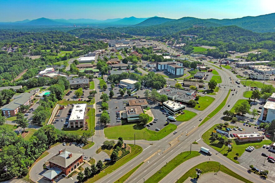 More Photos Of 5301 Bernard Dr, Roanoke Land For Lease