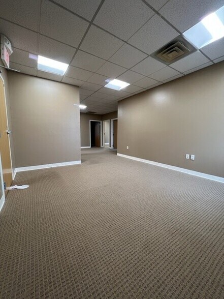 More Photos Of 112 Spencer St, Manchester Medical For Lease