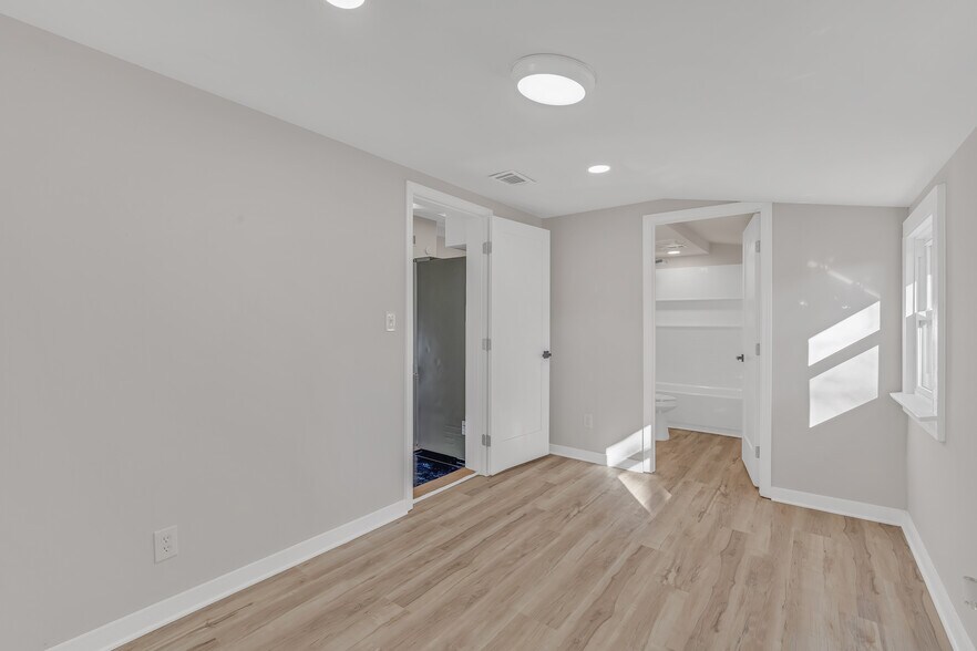 More Photos Of , Marietta Unknown For Sale