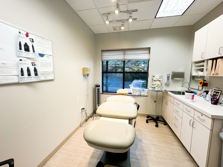 More Photos Of 3225 Blue Ridge Rd, Raleigh Medical For Lease