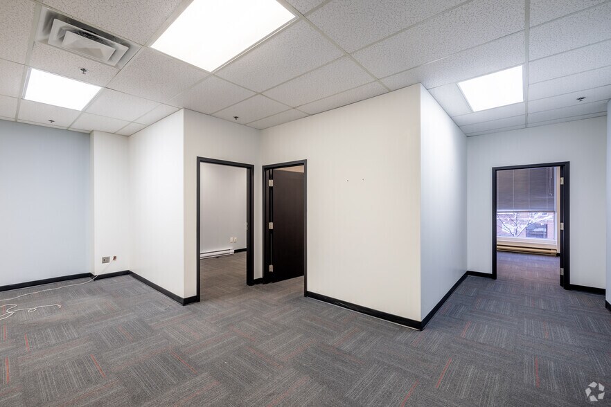 More Photos Of 7001-7035 Boul Saint-Laurent, Montréal Office For Lease