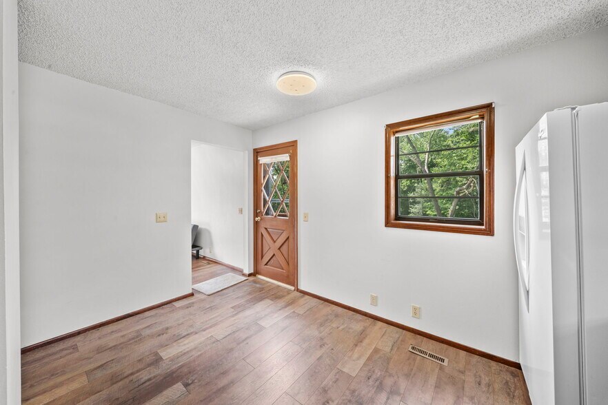 More Photos Of 1810 Little Flock Dr, Rogers Specialty For Sale